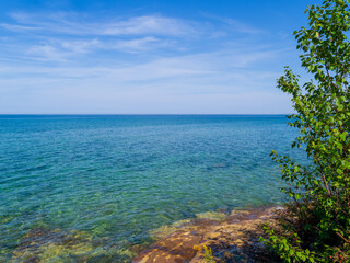 Fototapeta na wymiar Beautiful lakeshore of Pictured Rocks National Lakeshore in northern Michigan.