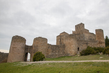 Fototapeta na wymiar Loasrre Castle