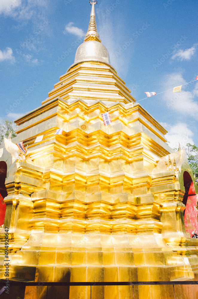 Wall mural Vertical photo of a temple in Chiang Mai, Thailand