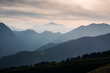 Fototapeta premium sunrise in the mountains