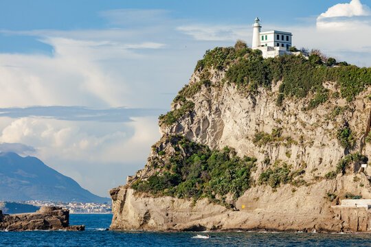 Der Leuchtturm am Capo Miseno in der Nähe von Neapel