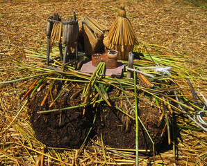 Maqueta de viviendas de las islas de los uros en el lago titicaca