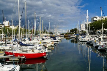 Le bassin à flots, port de plaisance de la ville de Lorient