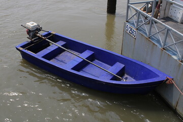 Obraz premium boat on the river