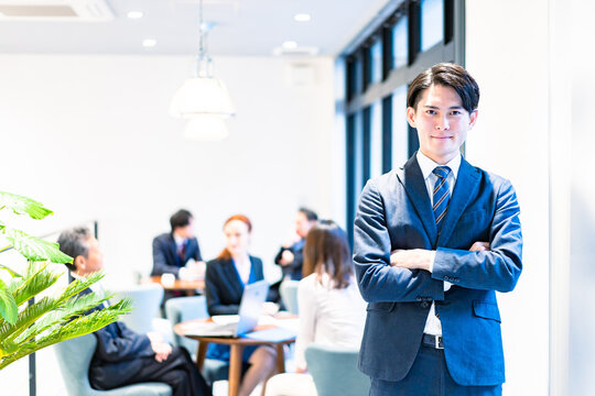 腕組む の画像 40 2 件の Stock 写真 ベクターおよびビデオ Adobe Stock