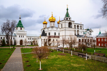 Fototapeta na wymiar Ipatievsky Monastery in Kostroma