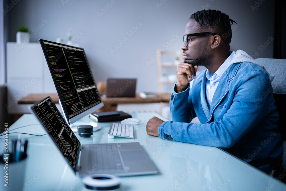 Fototapete Software Programmer Coder Working On Computer