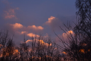 Pomarańczowe chmury, zachód słońca