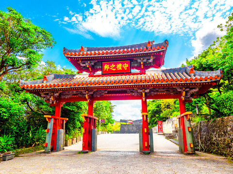 点描画 沖縄守礼門 | karasica-vucica.hr