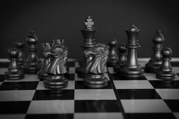 Obraz premium concept chess board game black. planning and decision making business leader concept. Selective focus.