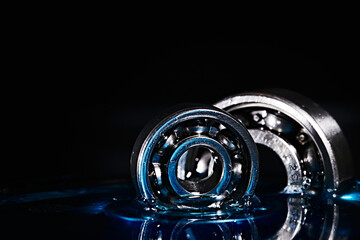 Ball bearing. Lubricating oil.