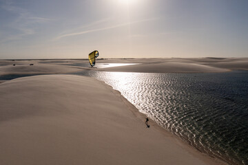 Kite surf no paraíso dos Lençóis Maranhenses, Santo Amaro, Maranhão, Brasil - Brazil.