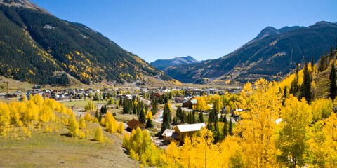 Panorama from above Silverton in autumn with golden aspen leaves - obrazy, fototapety, plakaty