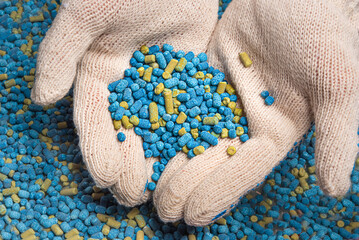 Complex mineral fertilizers in granules for agriculture.
