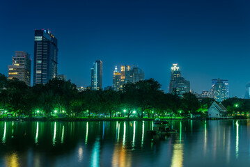 Obraz premium Night cityscape of modern capital Bangkok city, Thailand. Building, architecture and city concept.
