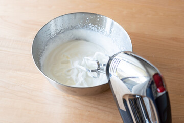 生クリーム・ハンドミキサー・菓子作り・料理