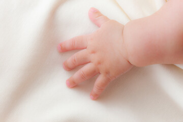 Obraz na płótnie Canvas 赤ちゃんの手