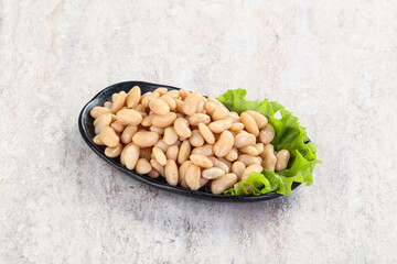 White canned beans for vegan suisine