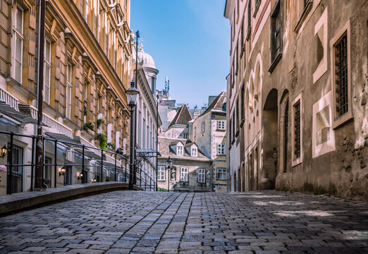 Fototapeta Vienna, Austria: Greek street in the old city center (in german Griechengasse), one of Vienna's most famous streets  