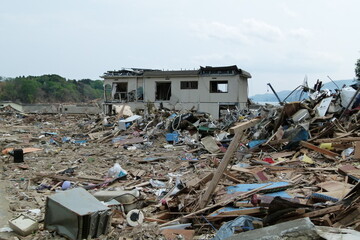 東日本大震災後
2011年5月21日
陸前高田市にて