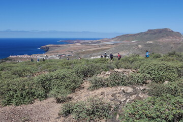 Wanderer an der Küste von Agaete auf Gran Canaria - geführte Wanderung