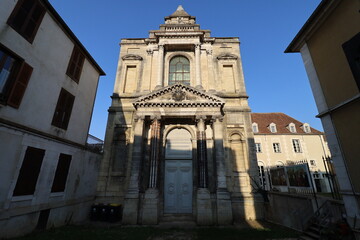 Fototapeta na wymiar L'école des beaux arts, vue de l'extérieur, ville de Auxerre, département de l'Yonne, France
