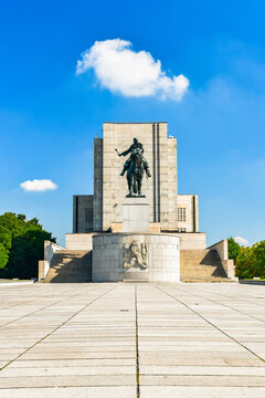 Monument to Jan Zizka of Trocnov in front of the National Memorial on V&iacute;tkov Hill.
