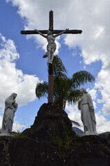 Arte sacra com Jesus Cristo crucificado