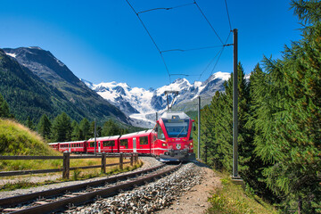 Bernina red train - obrazy, fototapety, plakaty