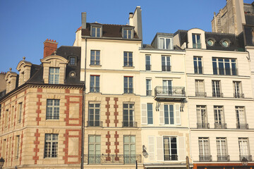 Immeubles île Saint Louis à Paris - obrazy, fototapety, plakaty