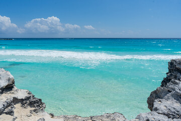 Fototapeta na wymiar mar de cancun azul turquesa