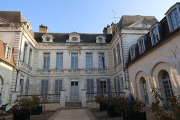 Fototapeta na wymiar Maison typique, vue de l'extérieur, ville de Auxerre, département de l'Yonne, France
