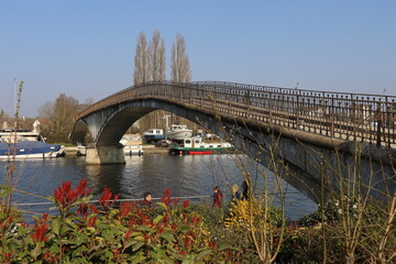 La passerelle de la liberté, passerelle sur la rivière Yonne, ville de Auxerre, département de l'Yonne, France