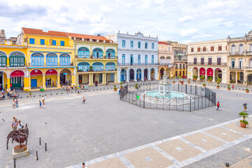 Plaza Vieja in Old Havana, Cuba © TOimages
