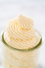 White chocolate ganache frosting