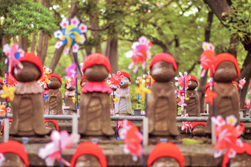 日本　神社　風車地蔵