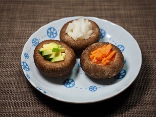 신선한 유기농 표고버섯과 채소