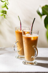 Iced coffe with metal straws - 495367236