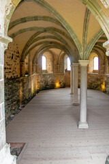 Fototapeta premium Paimpol. La Salle-au-Duc du cloître de l'abbaye de Beauport. Côtes-d'Armor. Bretagne 
