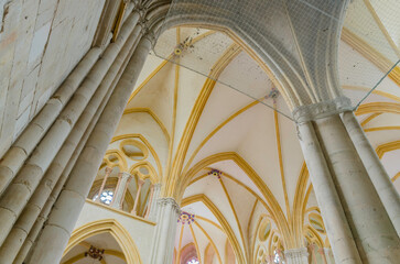 A l'Intérieur de la Cathédrale de Toul près du Transept.