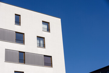 Fototapeta na wymiar modern apartment building in the city