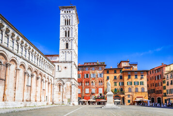 Fototapeta na wymiar Lucca, Italy - Chiesa di San Michele, Tuscany scenic background