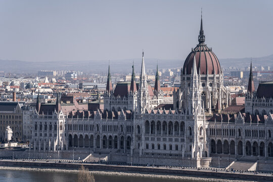The building of the Hungarian Parliament.