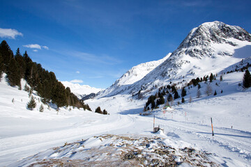 Border crossing Staller Sattel from Italy to Austria