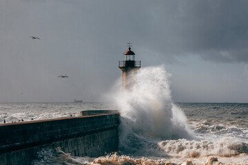 felgueiras lighthouse in porto with ocean waves
