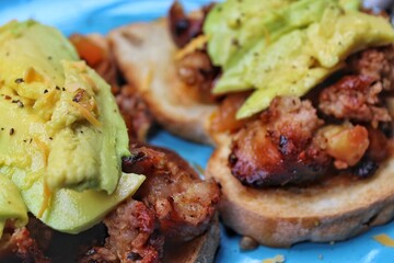 Avocado longaniza toast