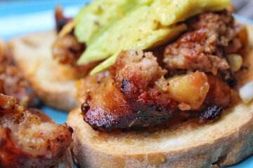 Avocado longaniza toast