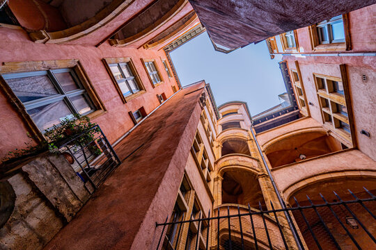 Cour int&eacute;rieure dans le Vieux Lyon