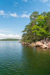 Sweden, Loftahammar, Rocky island and sea © Image Source RF