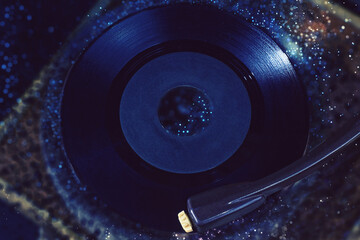  Portable record player from the 60s with a 45 rpm with sparkles